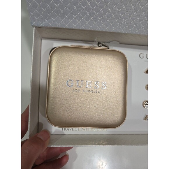 GUESS Gold Jewelry Travel Case Zip Up With 8 Earrings Gift Set New B11 - Picture 3 of 10